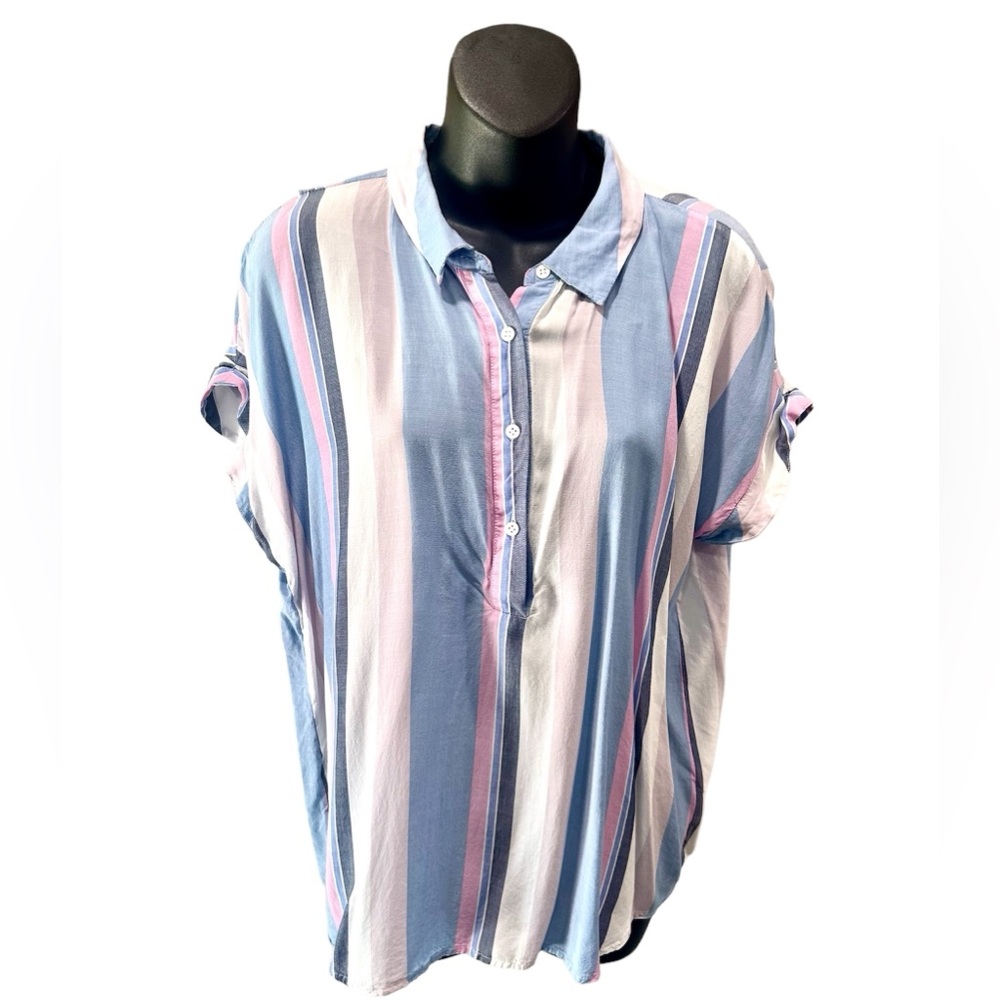Vince Camuto Striped Loose Fitting Button Collar Medium